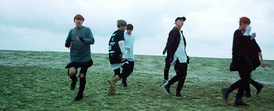 4fa86507f9dbbc5cbd5422f9a6e4b366cee44710_hq.gif