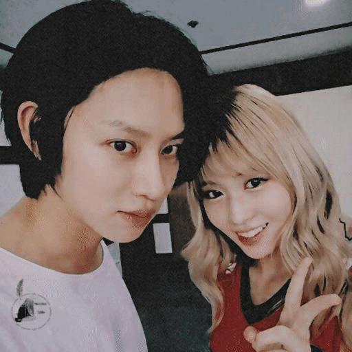 Momo Heechul Gif / Pin by 𝐌𝐨𝐫𝐞&𝐌𝐨𝐫𝐞 on # TWICE ♡ in 2020 | Momo, Hirai