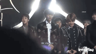 bts and exo interaction gif ile ilgili görsel sonucu