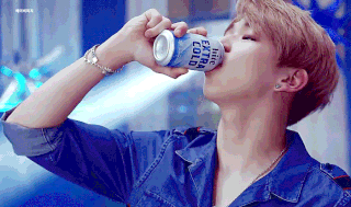 Ngắm nghía các soái ca của KPOP khi đang...say sưa uống nước BTS EXO GOT7 Jackson Jackson Wang Kang Daniel KPOP Monsta X Sehun taehyung uống nước V Wanna One wonho