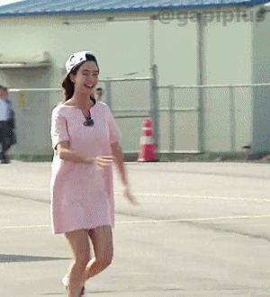 the girl who sees smells running man cameo