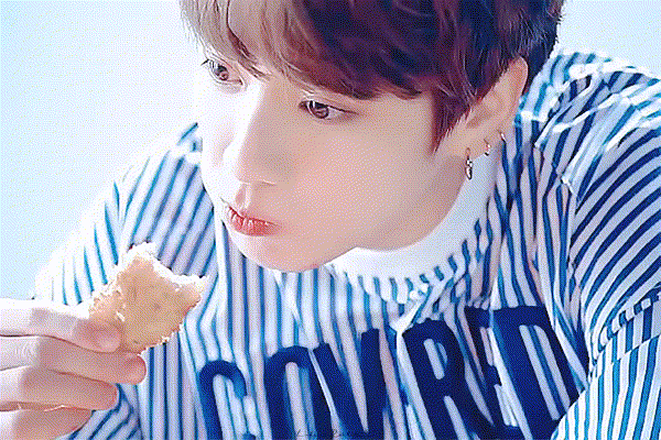 JUNGKOOK the eating bunny 3 🐰 | ARMY's Amino