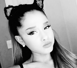 Ariana Grande امبراطورية الأنمي Amino