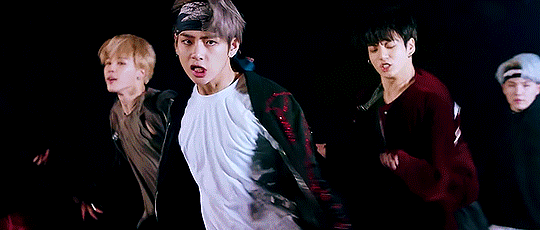 VOTE: What's BTS' most iconic dance move?  SBS PopAsia