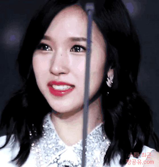 Some of Mina GIF that make your heart attack💘