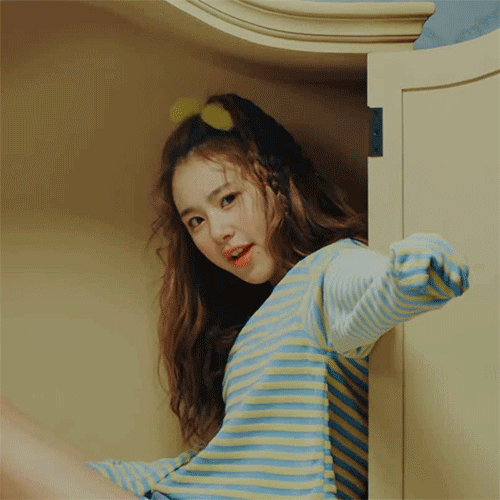 Knock Knock Chaeyoung Twice 트와이스 ㅤ Amino