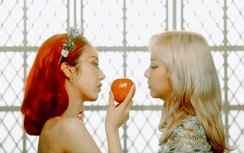 GFriend - Apple | LL! Fairytale Showcase 🍎 | LOVE LIVE! Amino